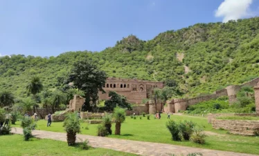 Bhangarh Fort Tour  –The Mysterious Haunted Fort of Rajasthan